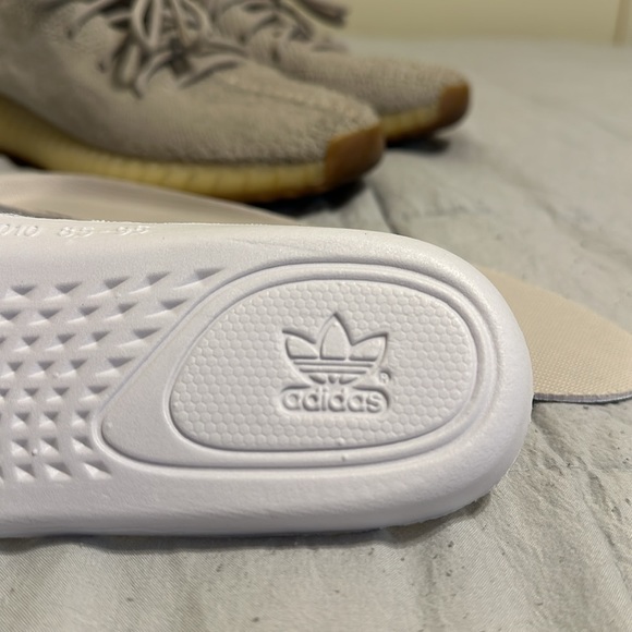 YEEZY 350 V2 SESAME - Picture 5 of 10